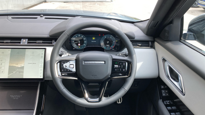 Land Rover Range Rover Velar 3.0 D300 MHEV Belgravia Edition Satin 5dr Auto Diesel Estate - Image 15